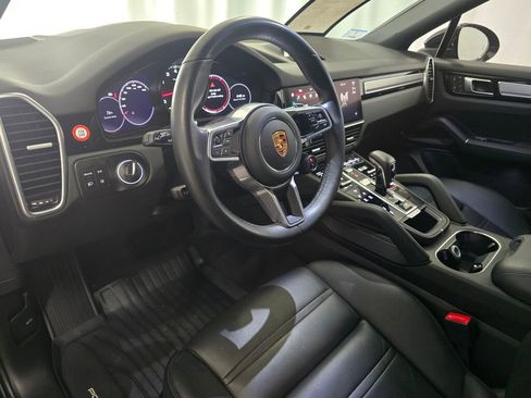 Certified 2023 Porsche Cayenne Platinum Edition AWD/4WD image 4