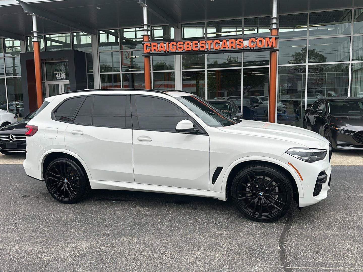 Used 2023 BMW X5 xDrive40i w/ M Sport Package AWD/4WD image 1