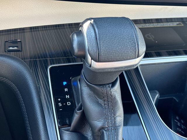 Used 2021 Toyota Sienna Platinum AWD/4WD image 16