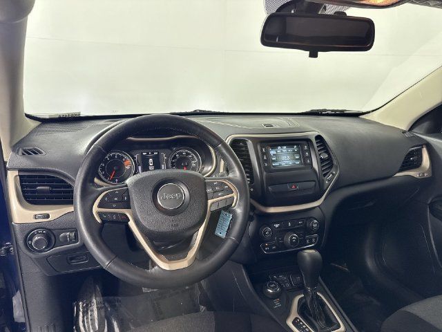 Used 2016 Jeep Cherokee Sport w/ Cold Weather Group AWD/4WD image 24