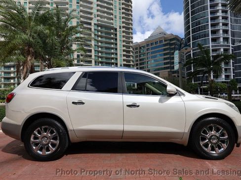 Used 2011 Buick Enclave CXL image 4