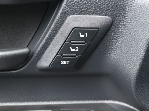 Certified 2025 Toyota 4Runner TRD Off-Road Premium image 16