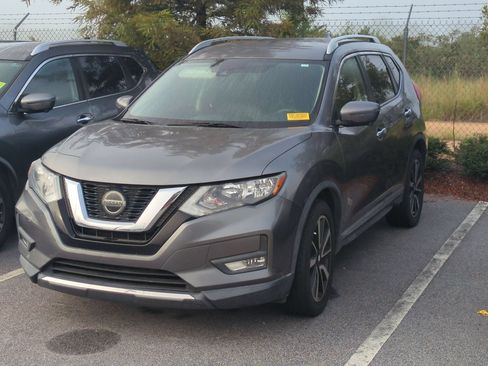 Used 2020 Nissan Rogue SL FWD image 2