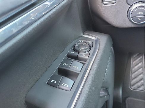 Used 2024 GMC Sierra 1500 SLT image 13