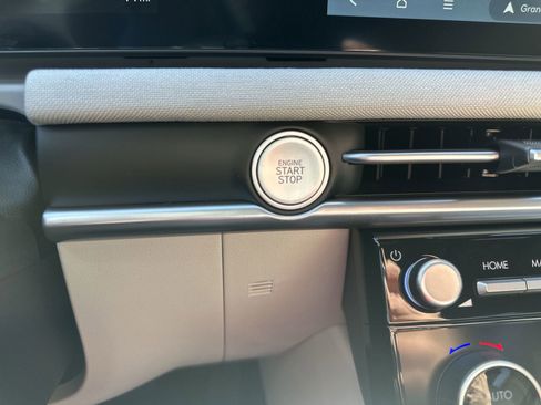 New 2026 Hyundai Tucson Limited image 17