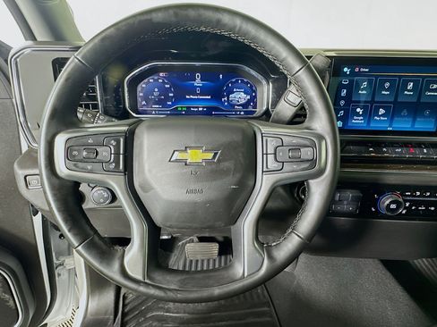 Used 2025 Chevrolet Silverado 1500 LT AWD/4WD image 15
