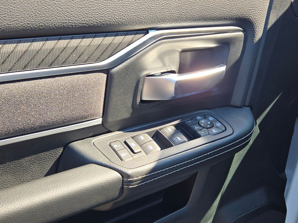 New 2026 RAM 3500 Big Horn AWD/4WD image 26