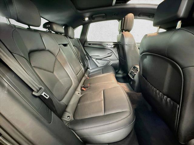 Used 2025 Porsche Macan AWD/4WD image 23