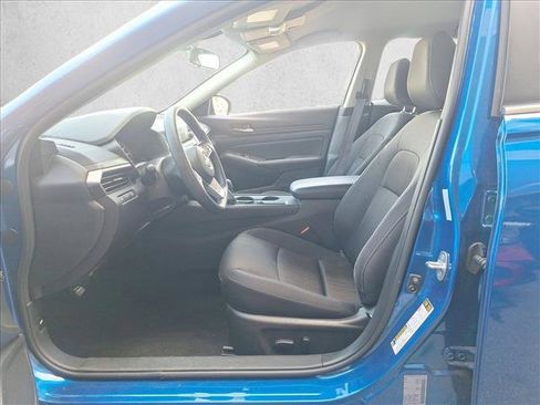 Used 2025 Nissan Altima 2.5 SV image 15