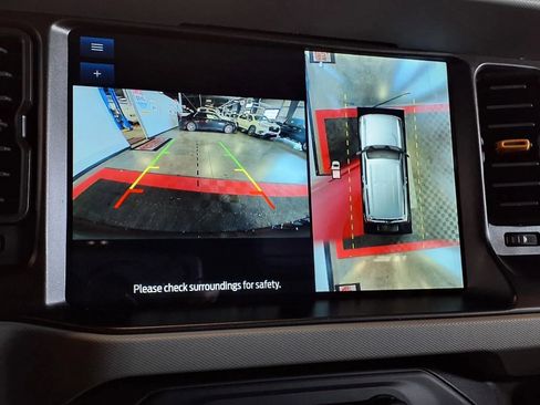 Used 2022 Ford Bronco Badlands image 21