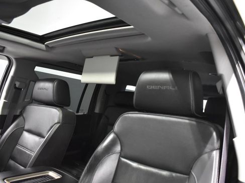 Used 2017 GMC Yukon XL Denali w/ Open Road Package AWD/4WD image 18