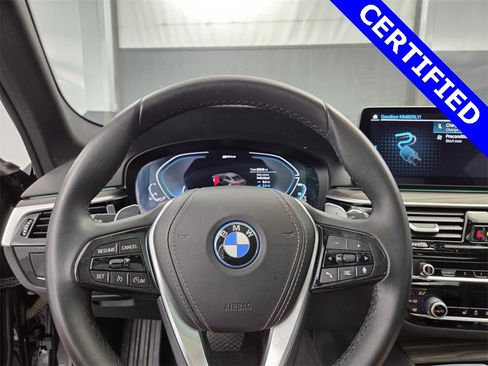 Certified 2023 BMW 530e w/ Premium Package image 29