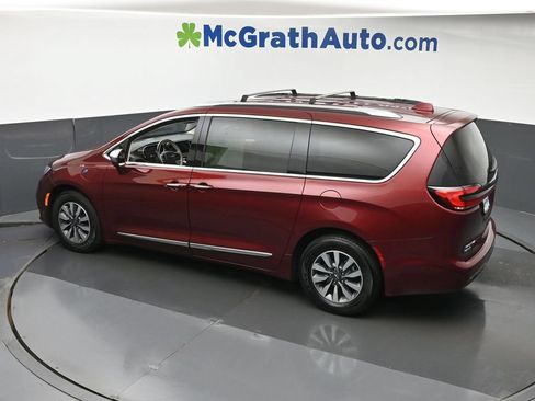 Used 2021 Chrysler Pacifica Limited w/ Premium & Safety Sphere Group FWD image 26