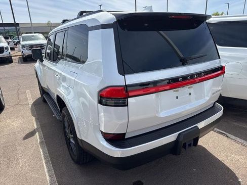 Used 2024 Lexus GX 550 w/ Cold Area Package AWD/4WD image 4