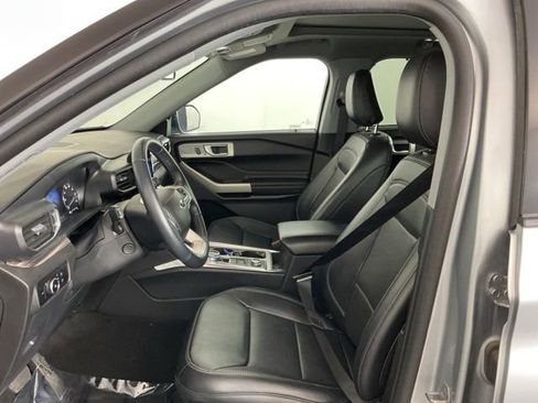 Used 2023 Ford Explorer Limited AWD/4WD image 14