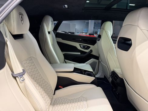 Used 2022 Lamborghini Urus image 29