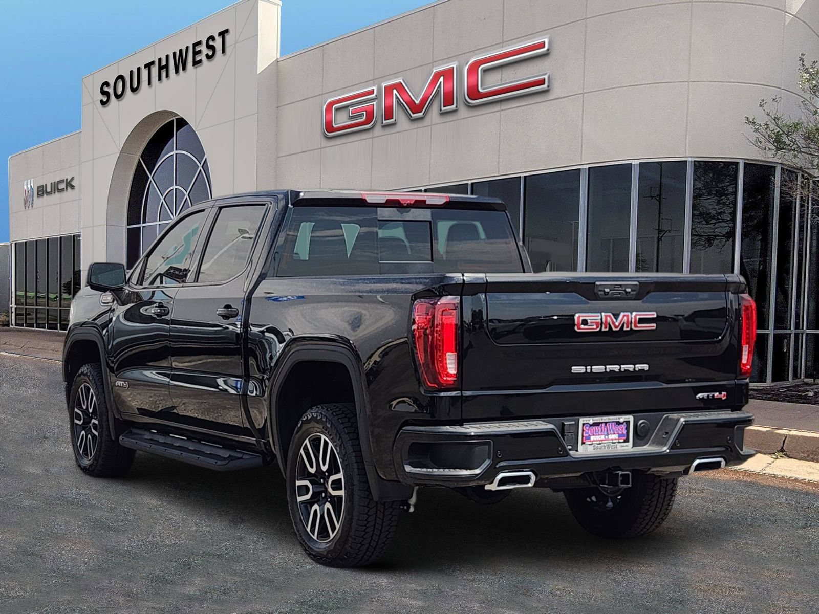 New 2026 GMC Sierra 1500 AT4 w/ AT4 Premium Package AWD/4WD image 4