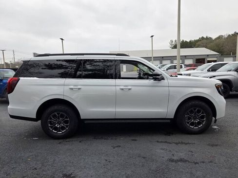 New 2026 Ford Expedition Active image 16