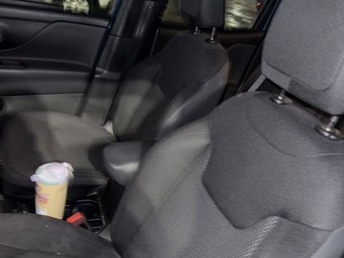 Used 2020 Jeep Renegade Altitude image 4