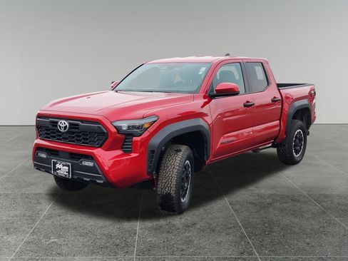 Used 2024 Toyota Tacoma TRD Off-Road image 3