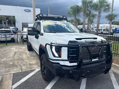 Used 2024 GMC Sierra 2500 AT4 w/ AT4 Premium Plus Package AWD/4WD image 14