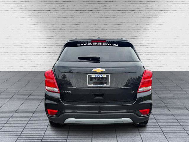 Used 2020 Chevrolet Trax LT w/ LT Convenience Package FWD image 3
