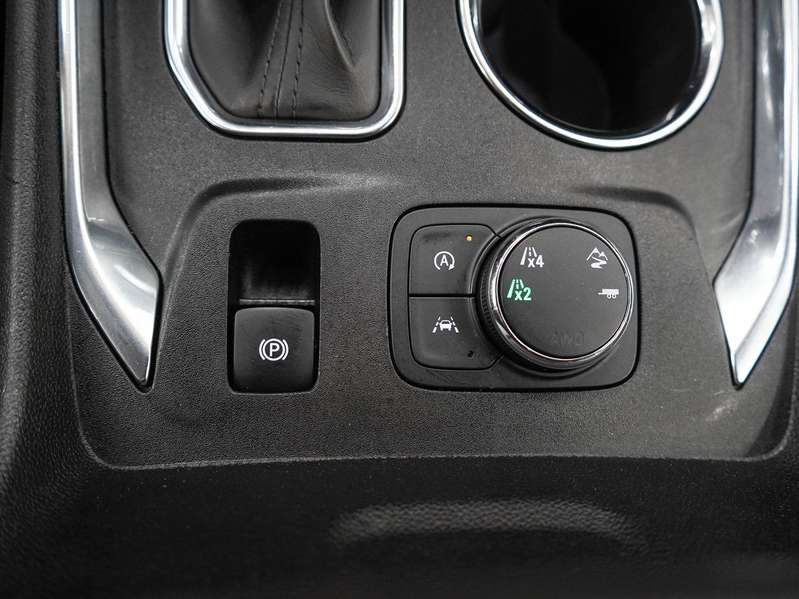 Used 2023 Chevrolet Traverse High Country w/ LPO, Floor Liner Package AWD/4WD image 26