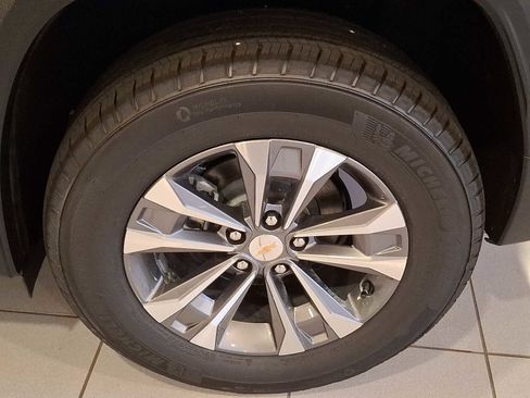 New 2026 Chevrolet Equinox LT w/ Convenience Package II image 4