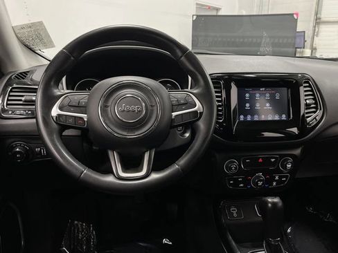 Used 2021 Jeep Compass Latitude image 5