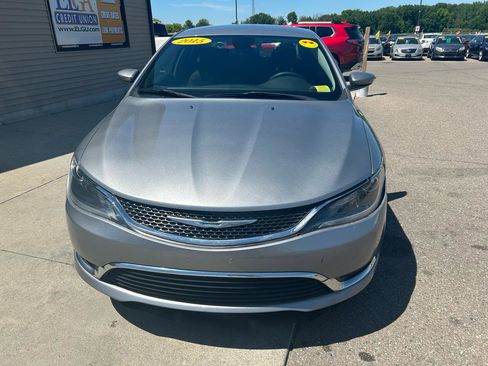 Used 2015 Chrysler 200 Limited FWD image 2