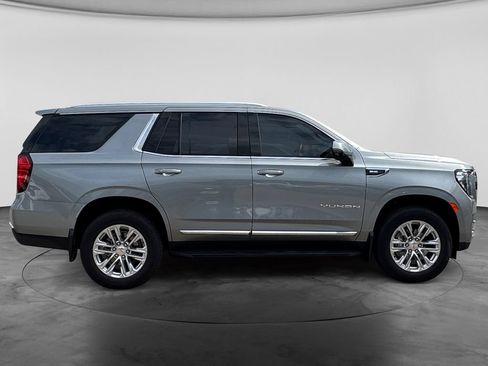 Used 2023 GMC Yukon SLT w/ SLT Premium Package AWD/4WD image 11