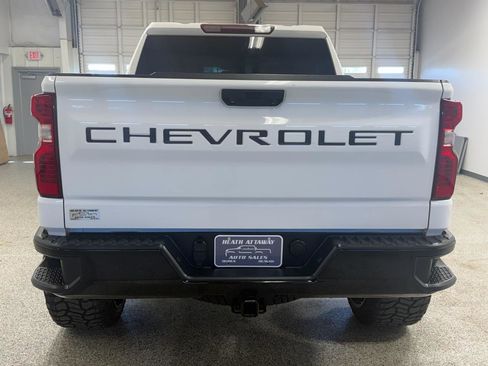 Used 2022 Chevrolet Silverado 1500 Custom Trail Boss image 3