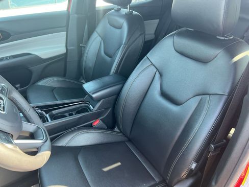 Used 2025 Jeep Compass Limited image 38