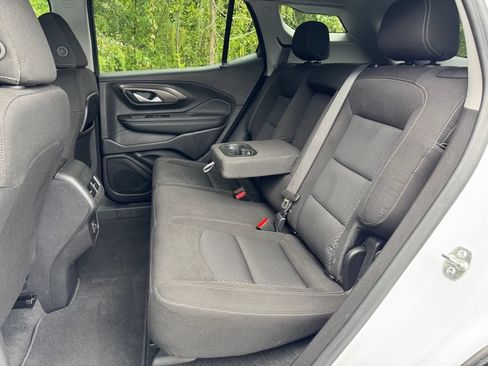 Used 2024 GMC Terrain SLE AWD/4WD image 14