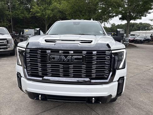 Used 2024 GMC Sierra 2500 Denali Ultimate AWD/4WD image 2