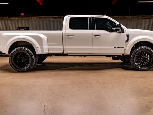 Used 2020 Ford F450 Platinum w/ FX4 Off-Road Package image 11