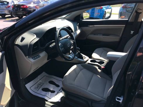 Used 2020 Hyundai Elantra Value Edition FWD image 9