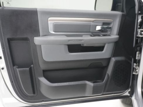 Used 2017 RAM 1500 Express RWD image 13
