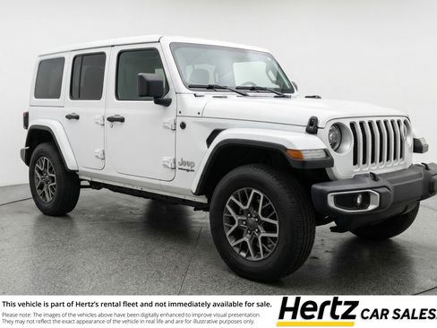 Used 2025 Jeep Wrangler Sahara image 1