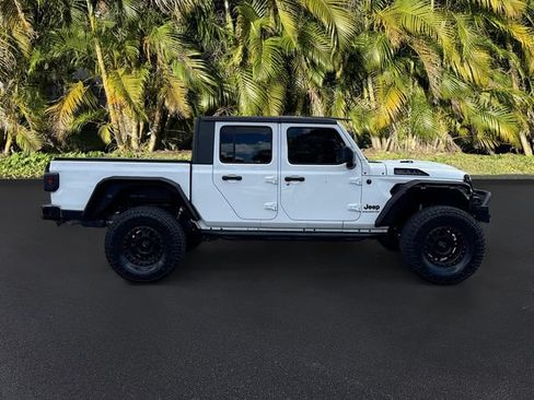 Used 2023 Jeep Gladiator Sport AWD/4WD image 3