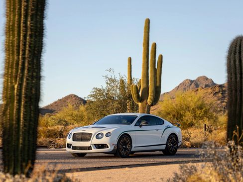 Used 2015 Bentley Continental GT3-R image 4