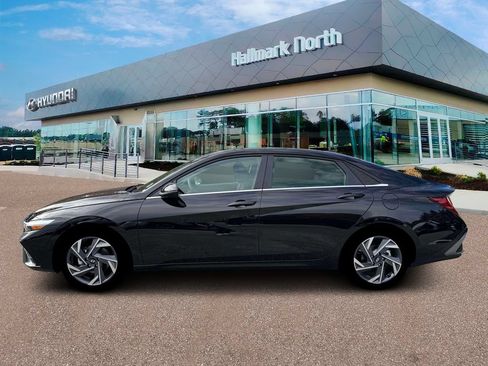 New 2026 Hyundai Elantra Limited FWD image 3