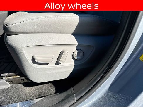 Used 2024 Toyota Highlander Platinum image 34