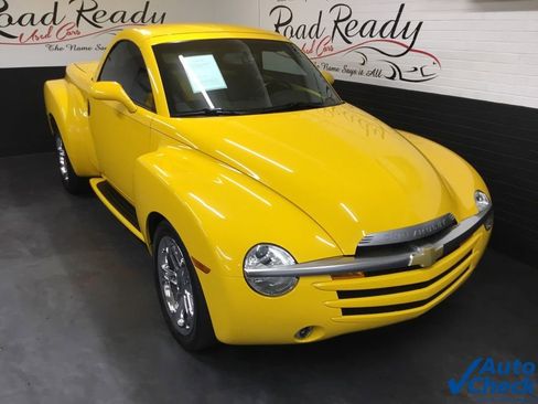 Used 2003 Chevrolet SSR w/ Preferred Equipment Group image 13