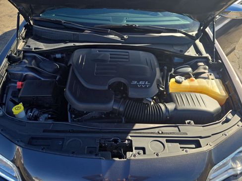 Used 2018 Chrysler 300 Limited w/ Safetytec Plus Group image 25