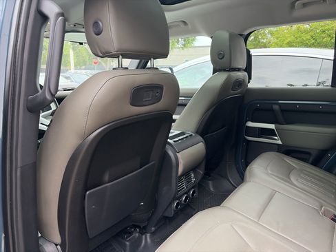 Used 2020 Land Rover Defender 110 HSE AWD/4WD image 8
