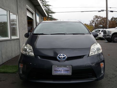 Used 2015 Toyota Prius Two image 5