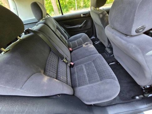 Used 2002 Volkswagen Golf GLS image 16