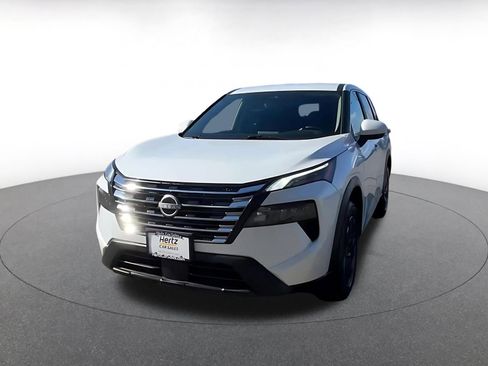 Used 2025 Nissan Rogue SV image 7