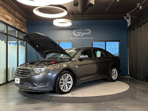 Used 2018 Ford Taurus Limited image 24